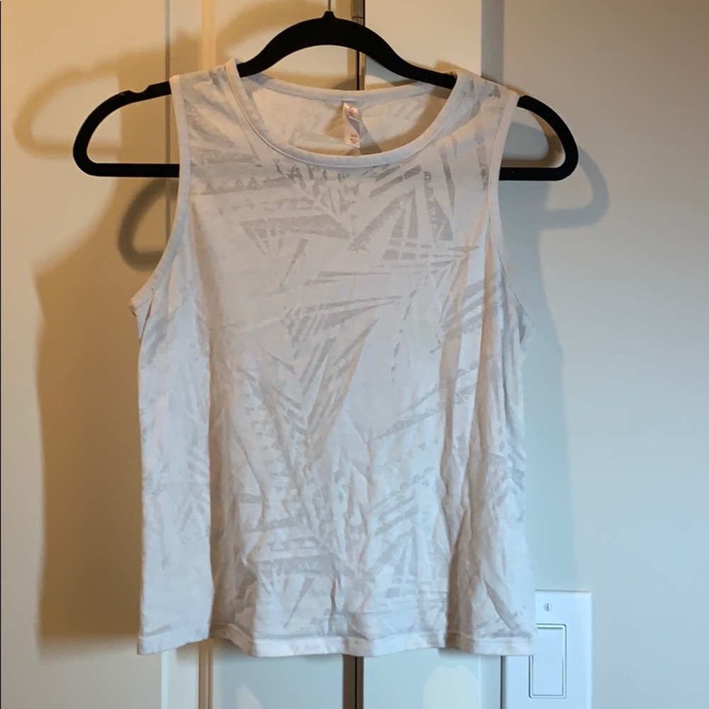 White tank top!